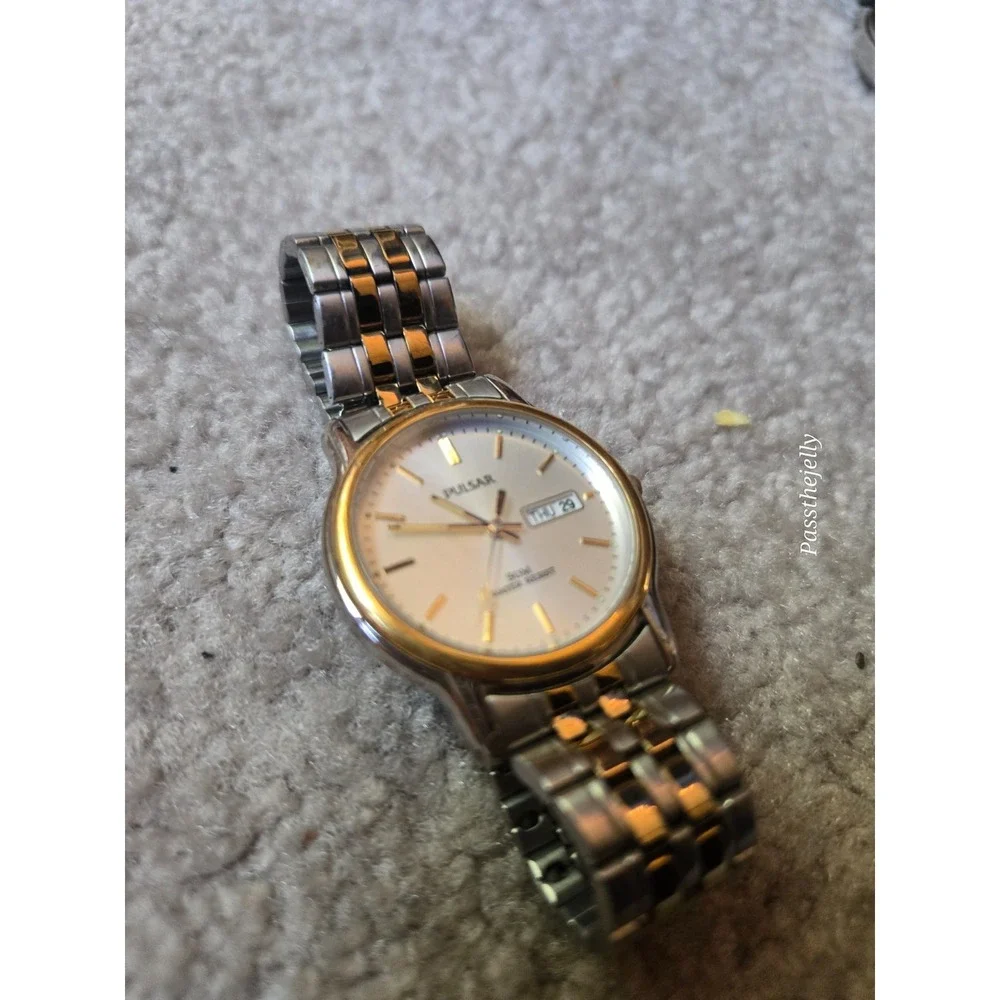 Vtg Pulsar Watch Mens Day Date Two Tone Bracelet 50M Water Resist Quartz Classic